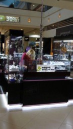 Торговый остров для бижутерии с подсветкой