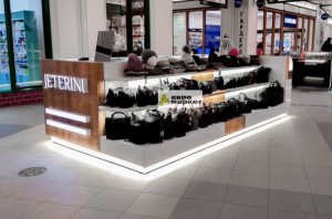 Торговый остров для кожгалантереи