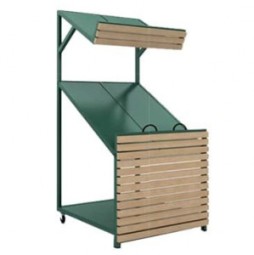 Овощной развал с  деревянным заграждением